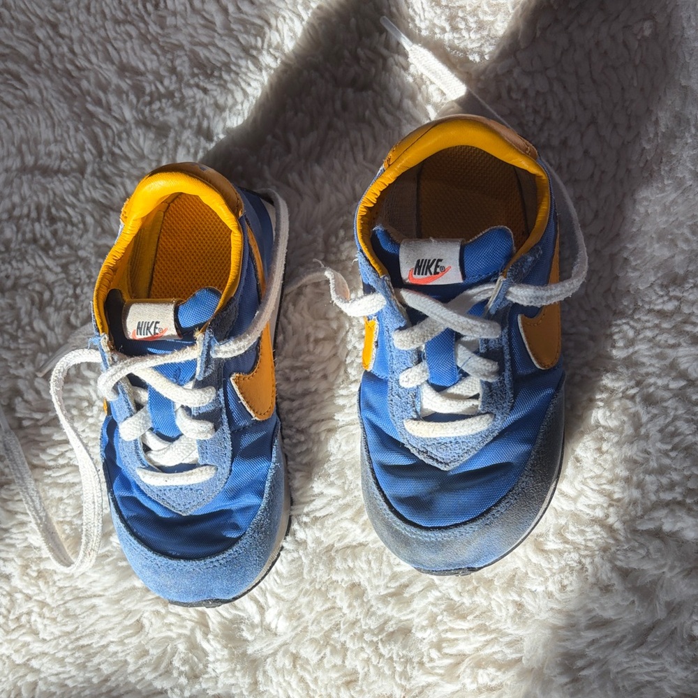 Nike Kids Waffle Trainer 2 SP Sneakers in Blue and Yellow